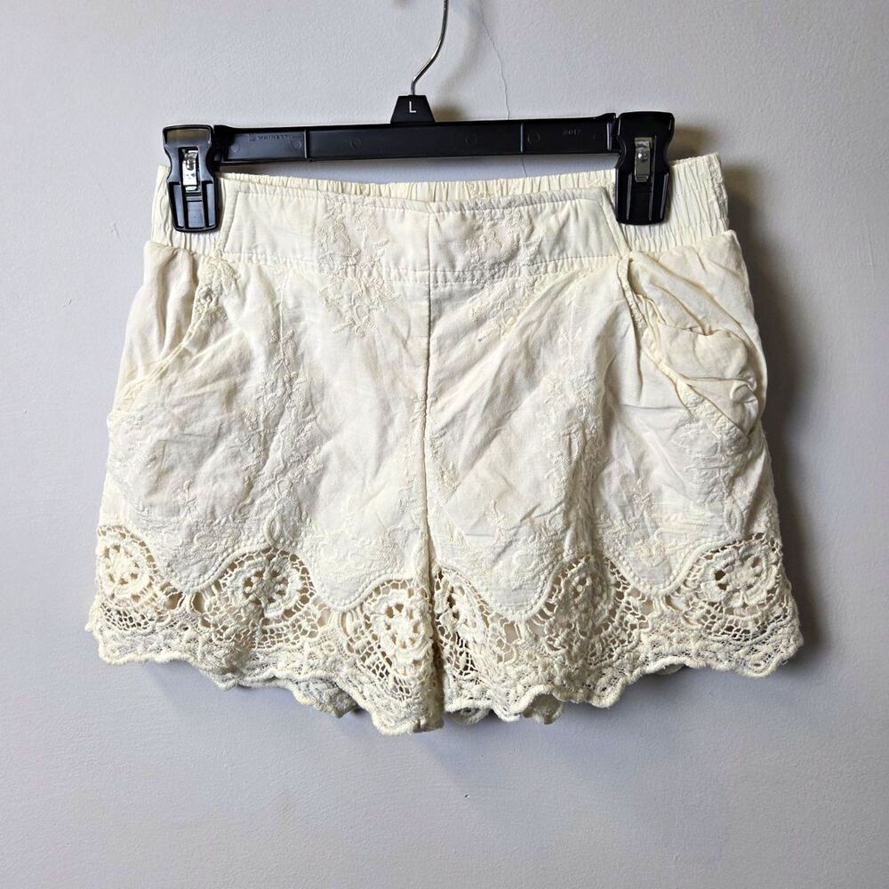 Xhilaration Ivory Floral Lace Casual Shorts Crochet Embroidered Pockets M